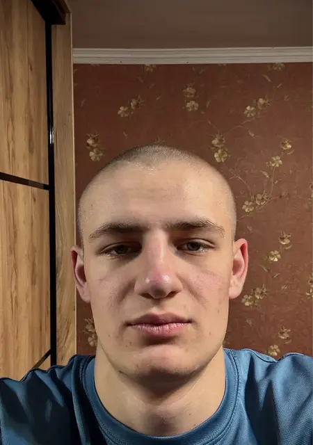 Я Саша, 18, знакомлюсь для приятного времяпровождения в Днепре