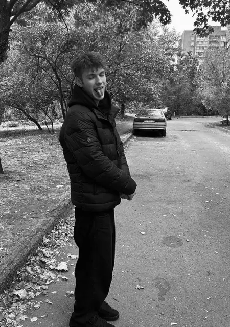 Я Даня, 19, из Фалькенберг, ищу знакомство для общения