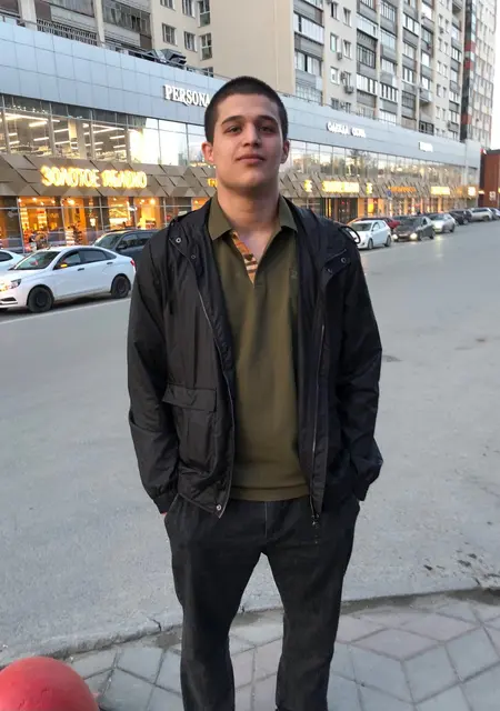 Шамиль з Луганська, мені 25 років, познайомлюсь без зобов'язань