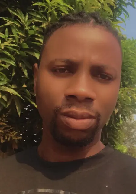 I'm Mitchell, 33, looking to meet for friendship in London