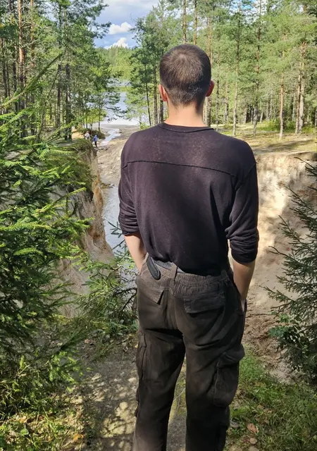 Я Максим, 18, из Вены, ищу знакомства на одну ночь