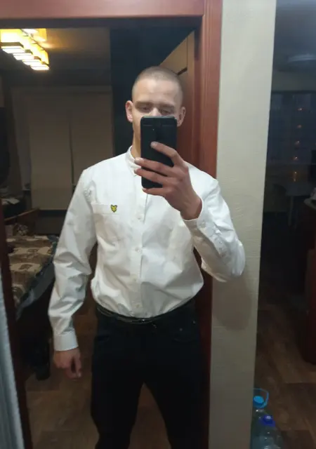 Misha из Макеевки, ищу на сайте знакомства без обязательств