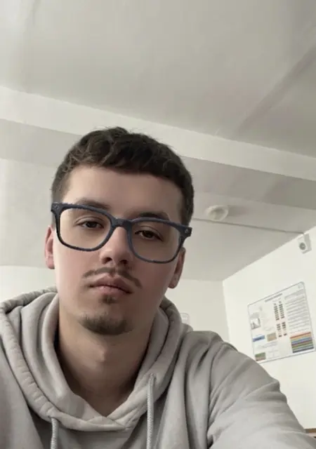 Я Стас, 27, из Нововолынска, ищу знакомство для приятного времяпровождения