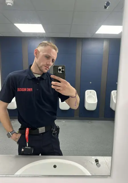 I'm Ben, 30 from Sutton, seeking connections for no strings attached