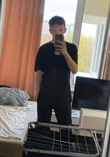 Я Dima, 21, из Харькова, ищу знакомство для вирта