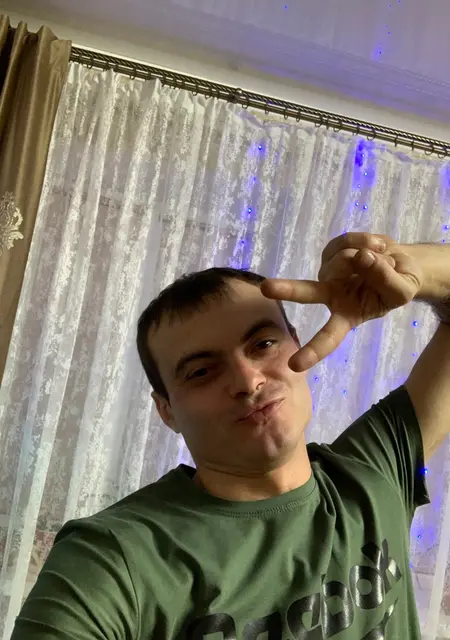 Александр из Мариуполя, ищу на сайте знакомства без обязательств