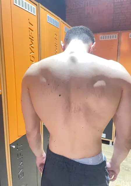 Burak из Анкары, мне 25, познакомлюсь на одну ночь