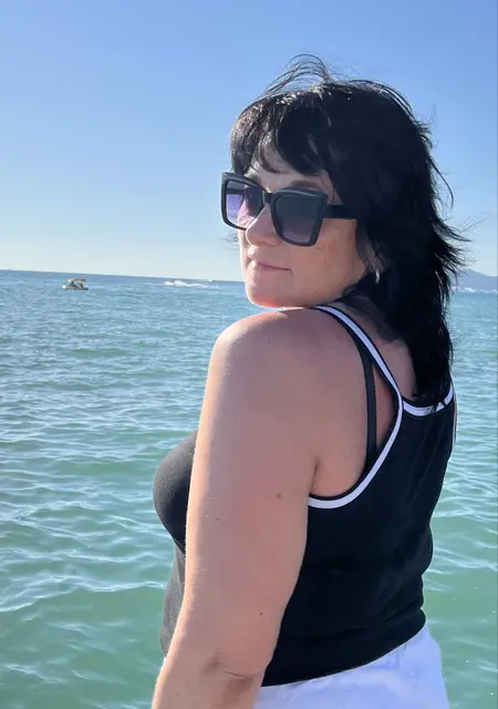 Я Лара, 43, знакомлюсь для открытые отношения в Бресте