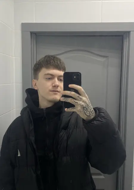 Я Артем, 20, знакомлюсь без обязательств в Цефен
