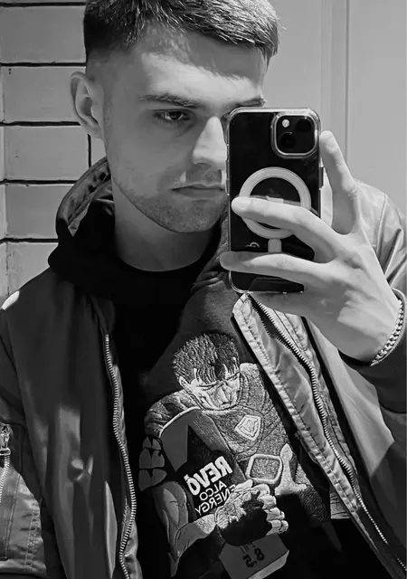 Я Ярослав, 22 років з Шостки, шукаю знайомства без зобов'язань