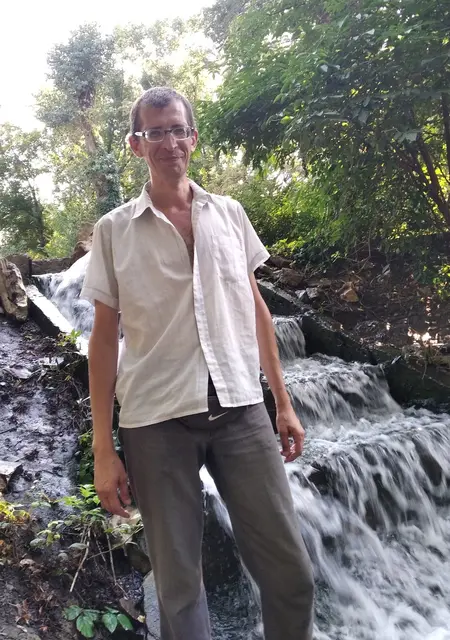 Oleg из Луганска, мне 44, познакомлюсь для постоянных отношений