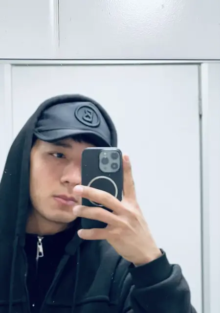 Bektosh из Нововолынска, мне 23, познакомлюсь на одну ночь