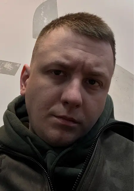 Я Евгений, 27, из Синграули, ищу знакомство для дружбы