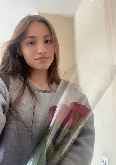 Я Валя, 19, из Костаная, ищу знакомство для приятного времяпровождения