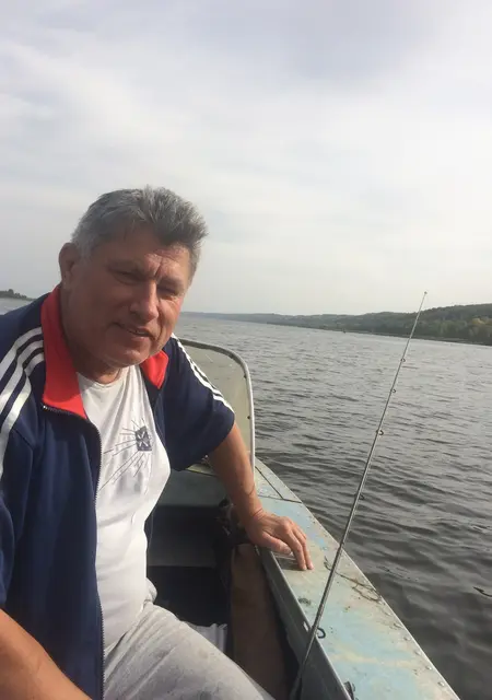 Я Влад, 62, знакомлюсь без обязательств в Киеве