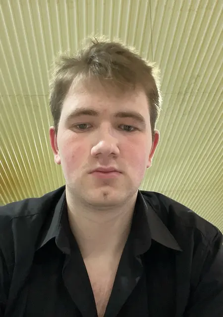 Ваня з Кривого Рогу, мені 21 років, познайомлюсь на одну ніч