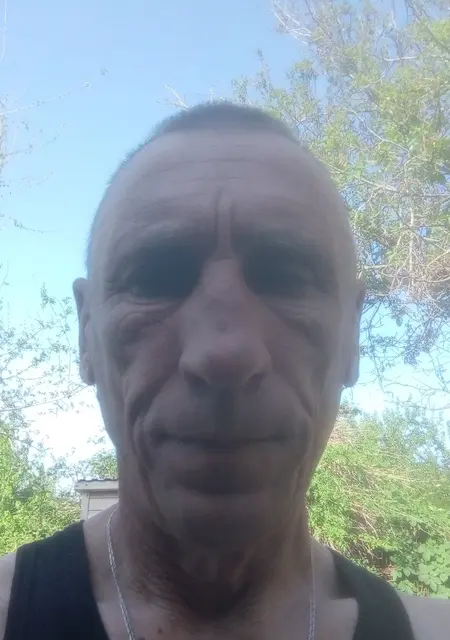 Евгений из Макеевки, ищу на сайте знакомства на одну ночь