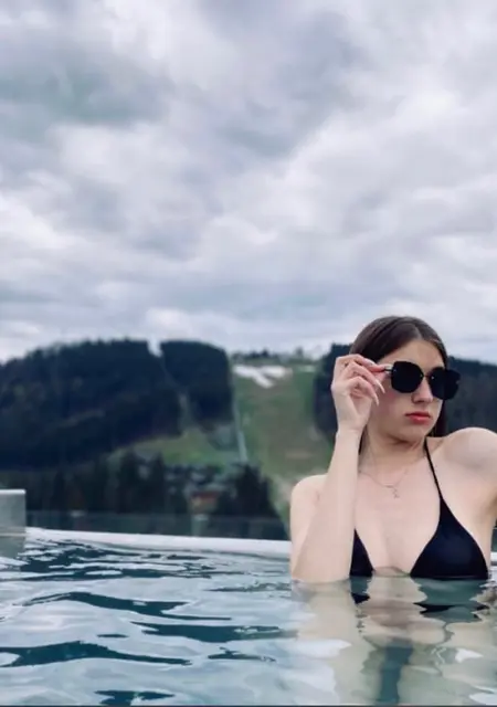 Я Аніта, 20 років, знайомлюсь для спілкування у Рівному