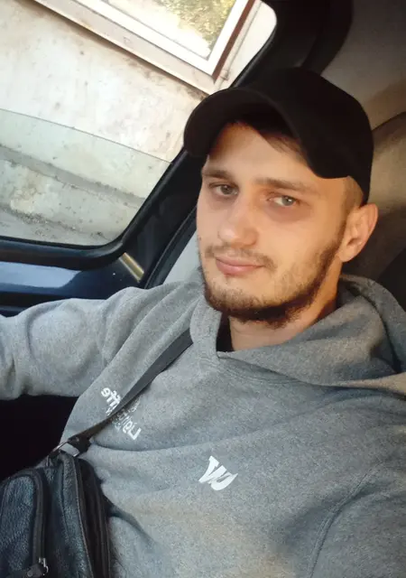 Илья з Запоріжжя, шукаю на сайті знайомства на одну ніч