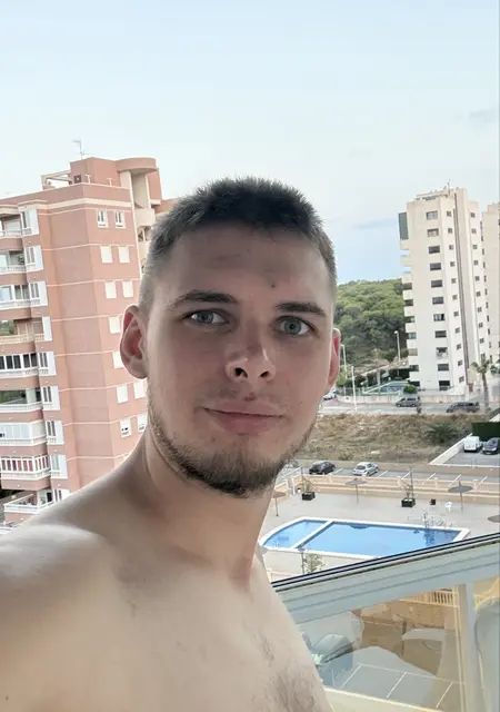 Soy Danya, 24 años, conociéndome para relación sin ataduras en Guardamar del Segura