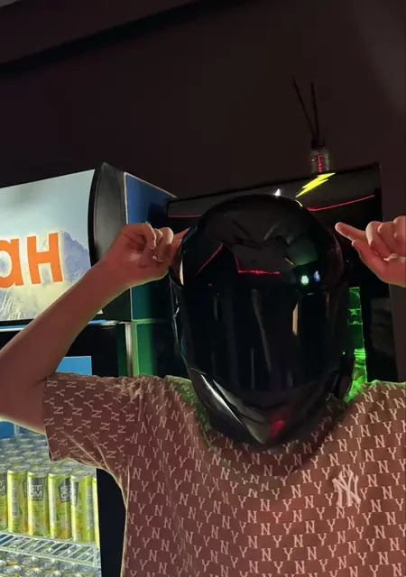 Влад из Риги, мне 19, познакомлюсь на одну ночь