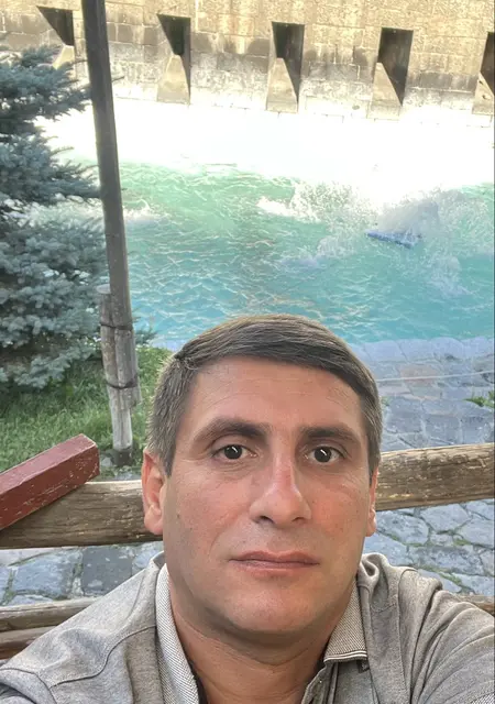 Я Akob, 47, из Еревана, ищу знакомства без обязательств