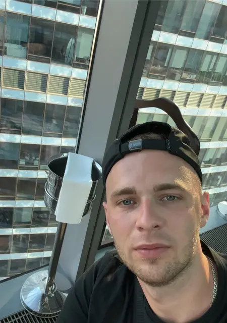 Максим из Гродно, мне 27, познакомлюсь на одну ночь