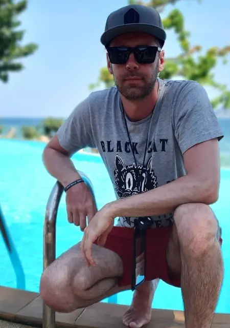 I'm Sergio, 39, looking to meet for traveling in Cardiff