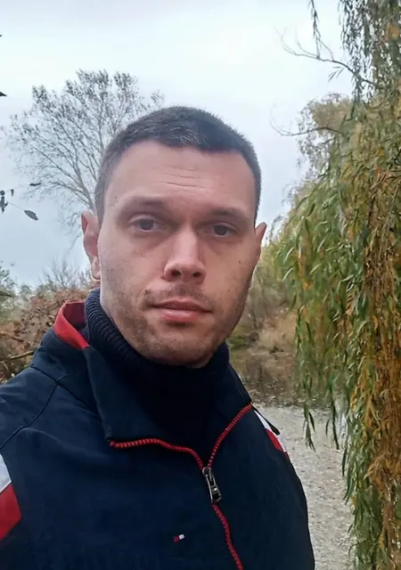 Александр з Дніпра, мені 37 років, познайомлюсь для постійних стосунків