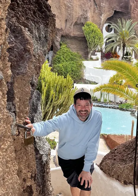 Soy David, 41 años, conociéndome para relación abierta en Pamplona