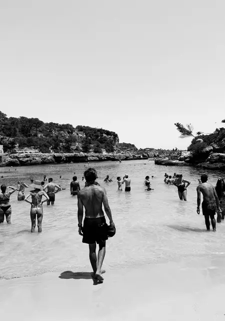 Я Иван, 25, из Барселоны, ищу знакомство для приятного времяпровождения