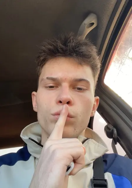 Я Макс, 21 років з Житомира, шукаю знайомство для приємного проведення часу