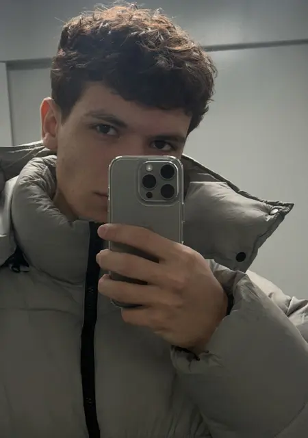 Я Михаил, 19, знакомлюсь без обязательств в Лондоне