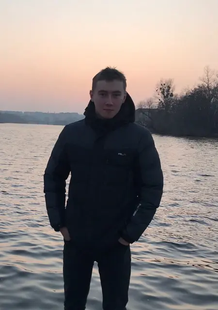 Макс из Житомира, мне 21, познакомлюсь для приятного времяпровождения