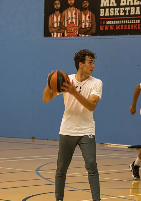 Oliver из Милтон-Кинс, ищу на сайте знакомства на одну ночь