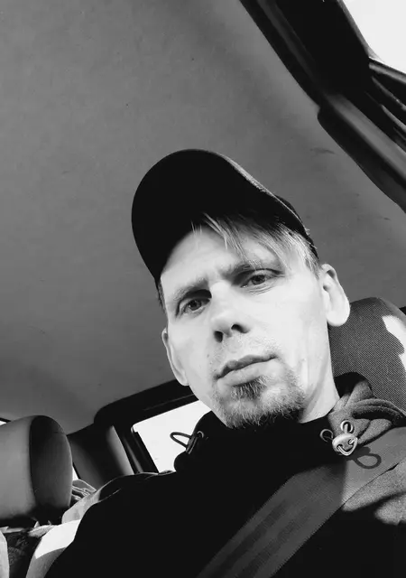 Я Oleksandr, 32 років, знайомлюсь для відкриті стосунки у Кривому Розі