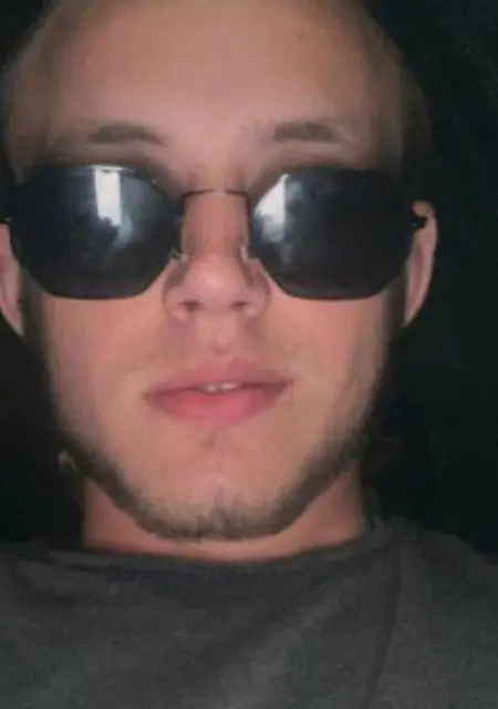 Богдан из Днепра, мне 20, познакомлюсь без обязательств