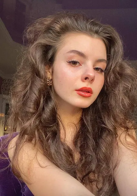 Я Karina, 20, из Дубая, ищу знакомство для приятного времяпровождения