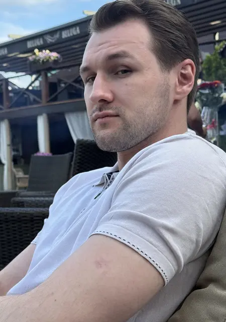 Soy Ilya, 27 años, conociéndome para relación sin ataduras en Málaga