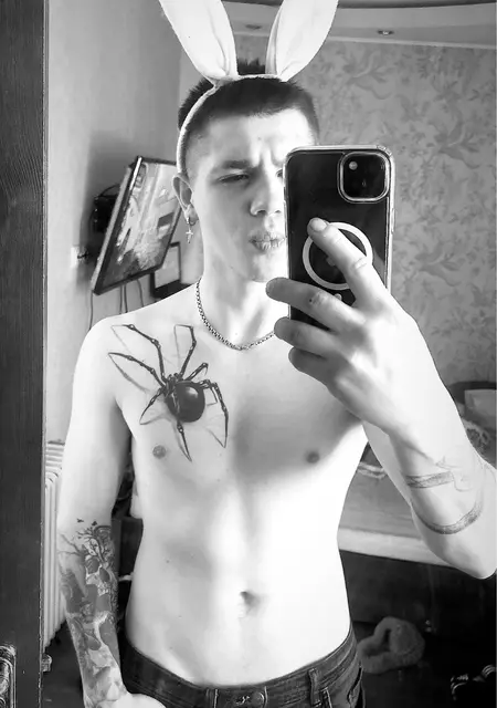 Я Михаил, 20, знакомлюсь на одну ночь в Харькове