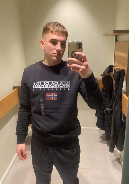 Я Sebastian, 19, из Хертогенбос, ищу знакомство для общения