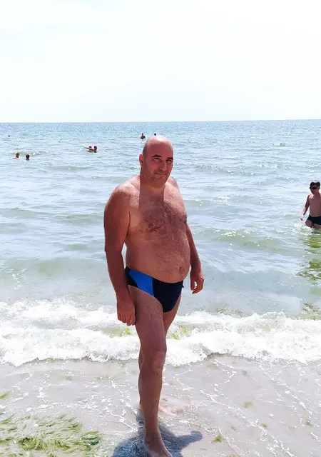 Иван из Одессы, мне 56, познакомлюсь для общения