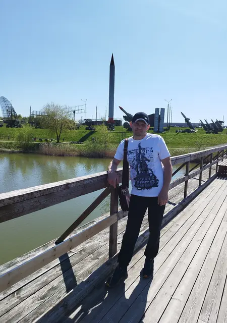 Я Den, 40, из Борисова, ищу знакомства без обязательств