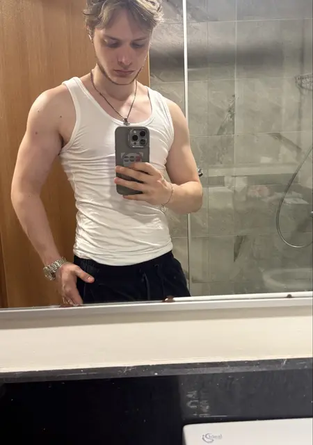 Я German, 21, из Еревана, ищу знакомство для совместных путешествий