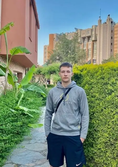 Я Игорь, 25, знакомлюсь без обязательств в Николаеве