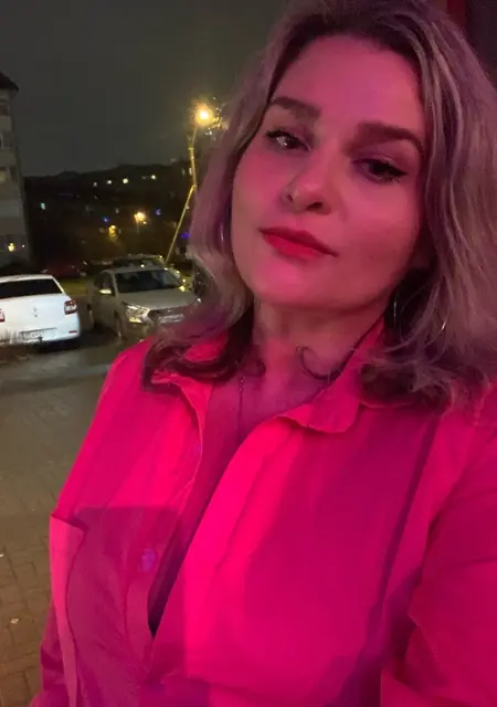 Я Арина, 29, знакомлюсь для общения в Париже