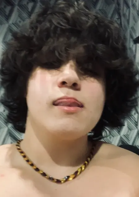 Миша из Ньюпорт, ищу на сайте знакомства на одну ночь