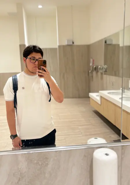 Я Bernar, 20, из Алматы, ищу знакомство для вирта