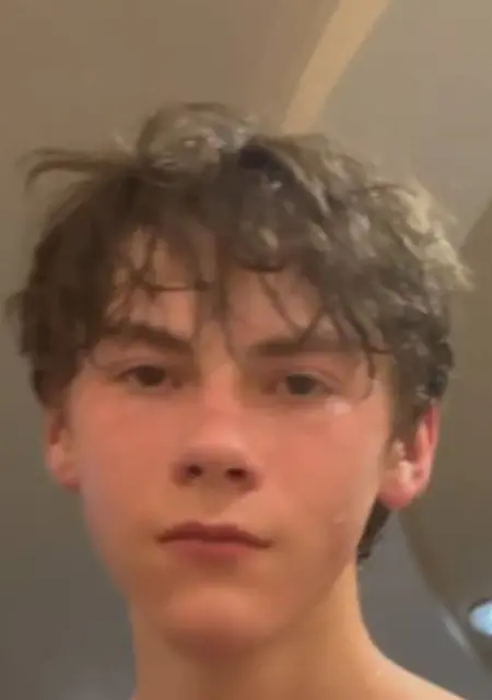 Я Игорь, 18, знакомлюсь для приятного времяпровождения в Гомеле