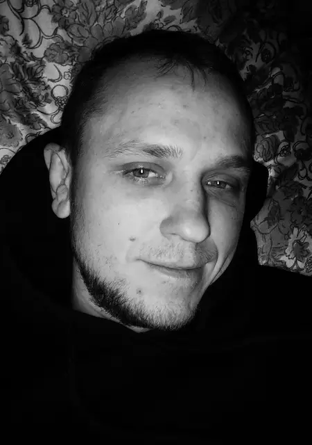 Я Влад, 28, из Стаханова, ищу знакомства без обязательств